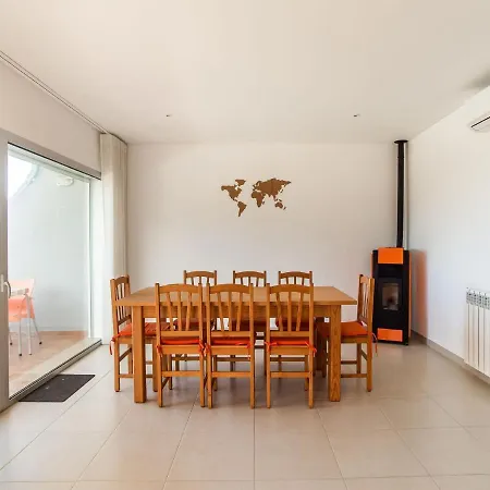 Beautiful With Pool And Views Of The Nazare Waves Hébergement de vacances Famalicão