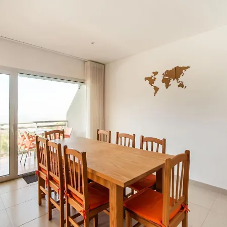Hébergement de vacances Beautiful With Pool And Views Of The Nazare Waves