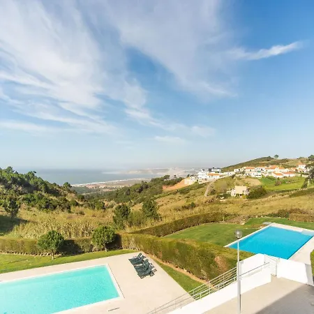 Beautiful With Pool And Views Of The Nazare Waves Hébergement de vacances