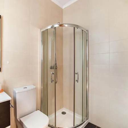 Beautiful With Pool And Views Of The Nazare Waves Hébergement de vacances Famalicão
