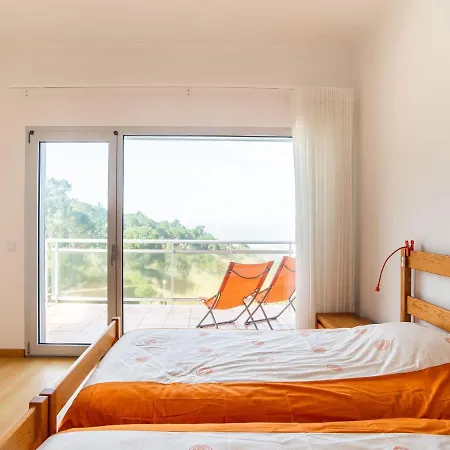 Hébergement de vacances Beautiful With Pool And Views Of The Nazare Waves *