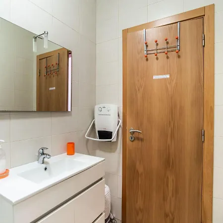 Beautiful With Pool And Views Of The Nazare Waves *