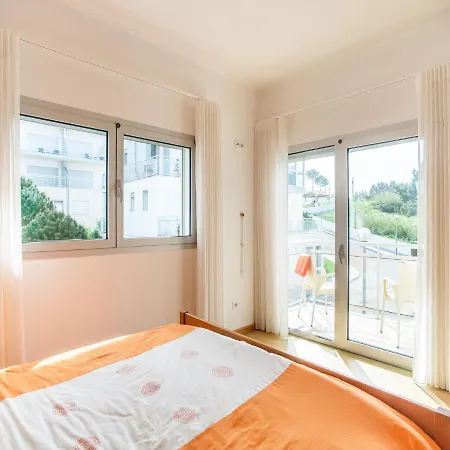 Beautiful With Pool And Views Of The Nazare Waves