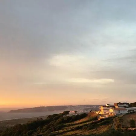 Beautiful With Pool And Views Of The Nazare Waves Hébergement de vacances
