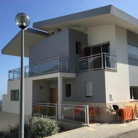 Beautiful With Pool And Views Of The Nazare Waves Hébergement de vacances Famalicão