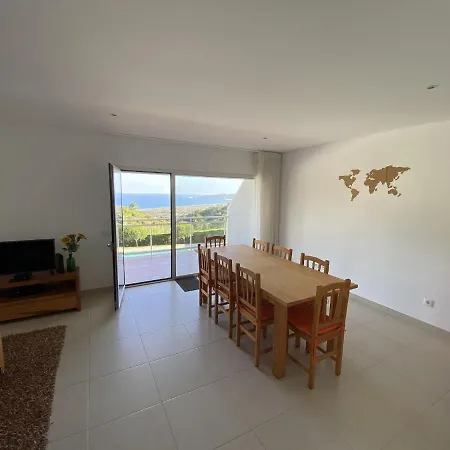 Beautiful With Pool And Views Of The Nazare Waves