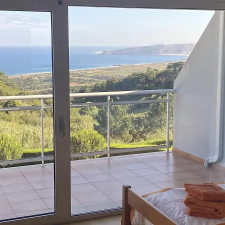 Hébergement de vacances Beautiful With Pool And Views Of The Nazare Waves