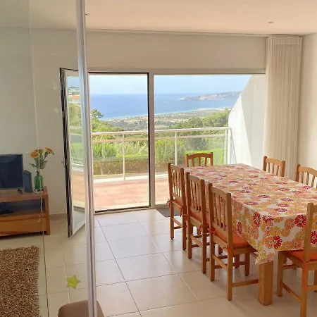 Beautiful With Pool And Views Of The Nazare Waves *