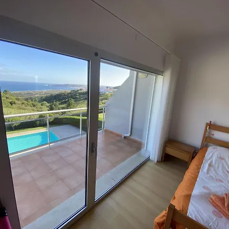 Hébergement de vacances Beautiful With Pool And Views Of The Nazare Waves